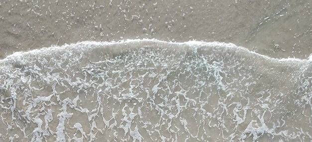 Confortado en la casa de Simón